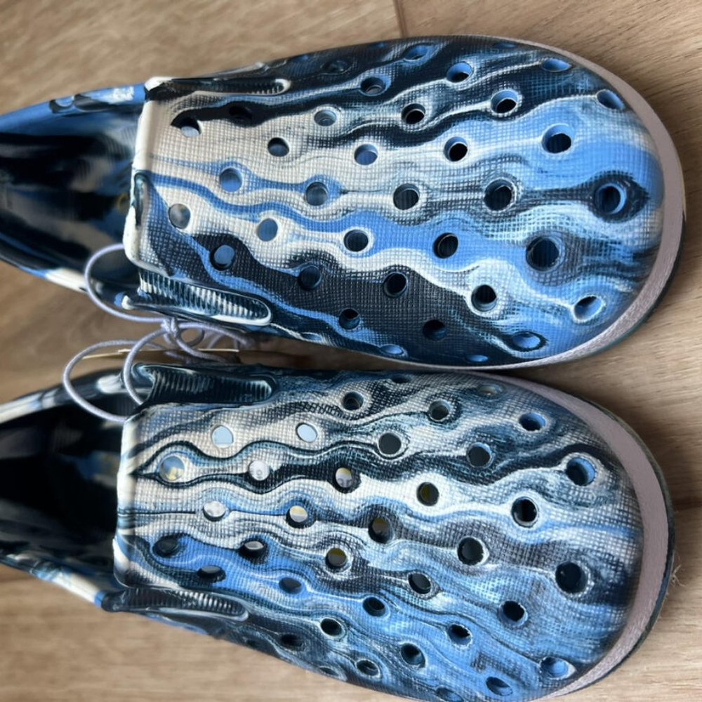 Cat & Jack unisex toddler size 7 blue marbled WATER SHOE slip on shoe